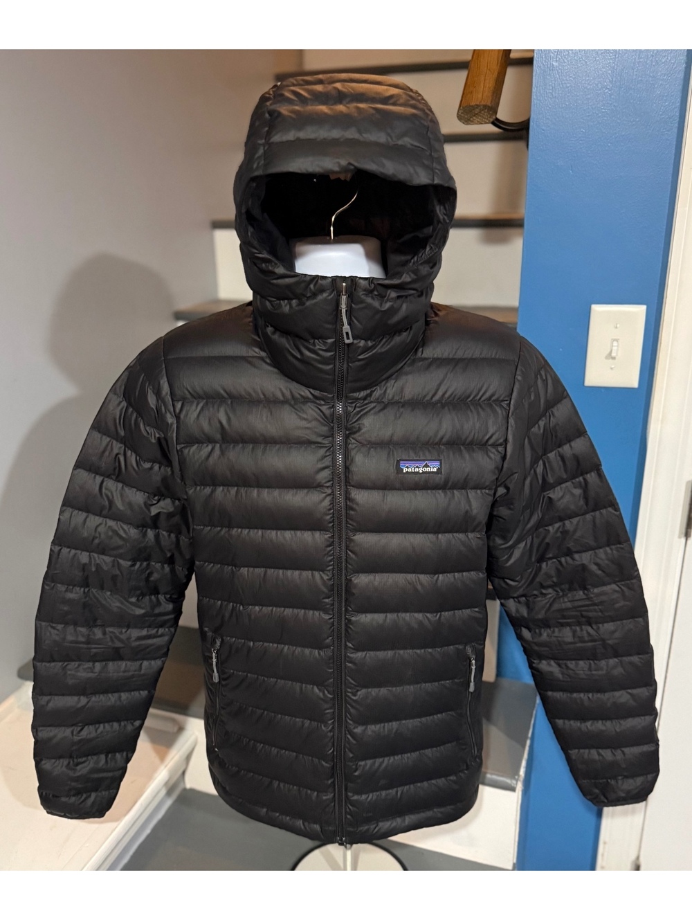 Patagonia Men’s Size Small Goose Down Sweater Hooded Lightweight Black Jacket!